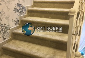 Укладка ковролина и ковровых дорожек на лестницу